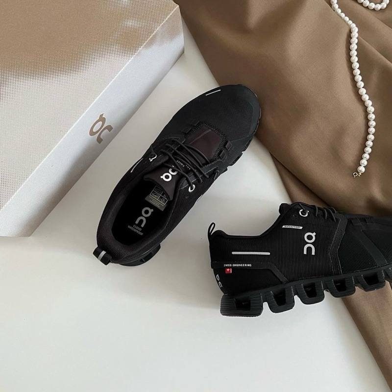 [รอสินค้า 2-5วัน] On Running Cloud 5 All Black แท้ 100% (59.98986)