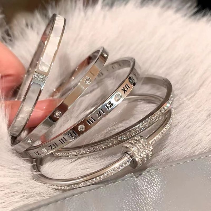 ZN สร้อยข้อมือ กำไล แสตนเลส เซตสีเงิน ประดับเพชร หรูหรา ยอดนิยม ของขวัญ แฟชั่นผู้หญิง ไม่ลอกดำ