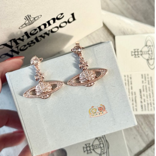 พร้อมส่ง ต่างหู Vivienne Westwood รุ่น Mini bas relief drop earrings ของแท้