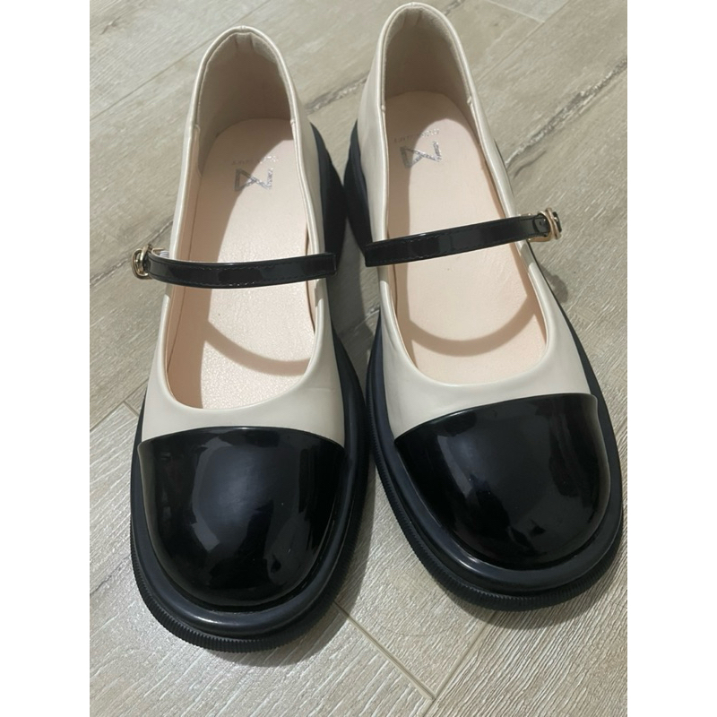 รองเท้าแมรี่เจน มือสอง Paris Zoey size 40