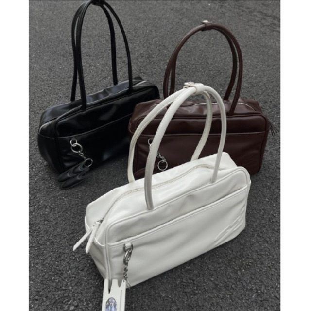 (preorder) crying center bag ใช้โค้ดลด 30% สูงสุด 1000