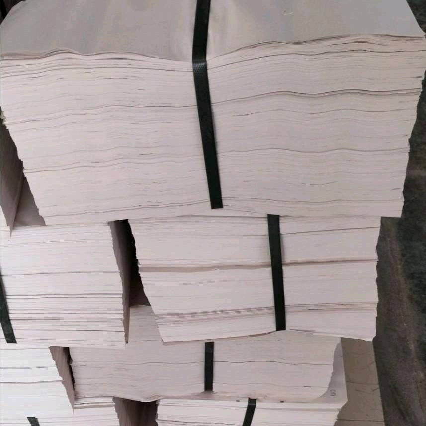 กระดาษห่อฝรั่ง ขนาด 12*15 เฉพาะกระดาษไม่รวมถุง 1กิโล ประมาณ 170-180ใบ