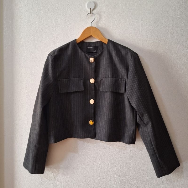 ส่งต่อ BNK BRAND milan jacket สี grey striped🩶