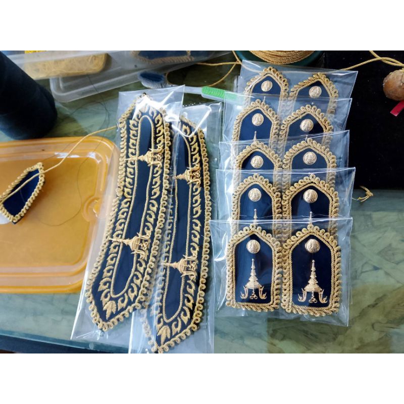 คอเข้าเฝ้าสำหรับใช้ในงานราชพิธีต่างๆ