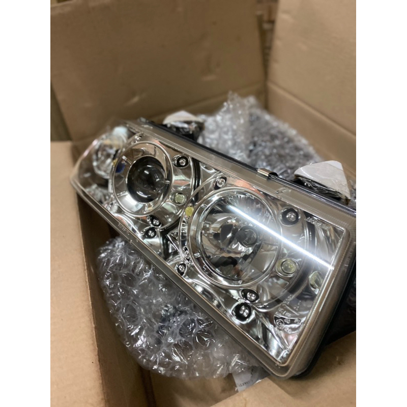 ไฟหน้ารถยนต์ BMW E -46 โคมขาว 1 คู่ Head Lamp