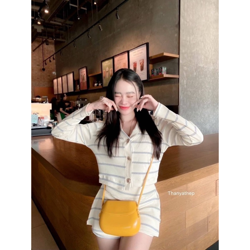 ชุดเซท2ชิ้น เสื้อคาดิแกนแต่งกระดุมหน้า ติดโบว์น่ารัก