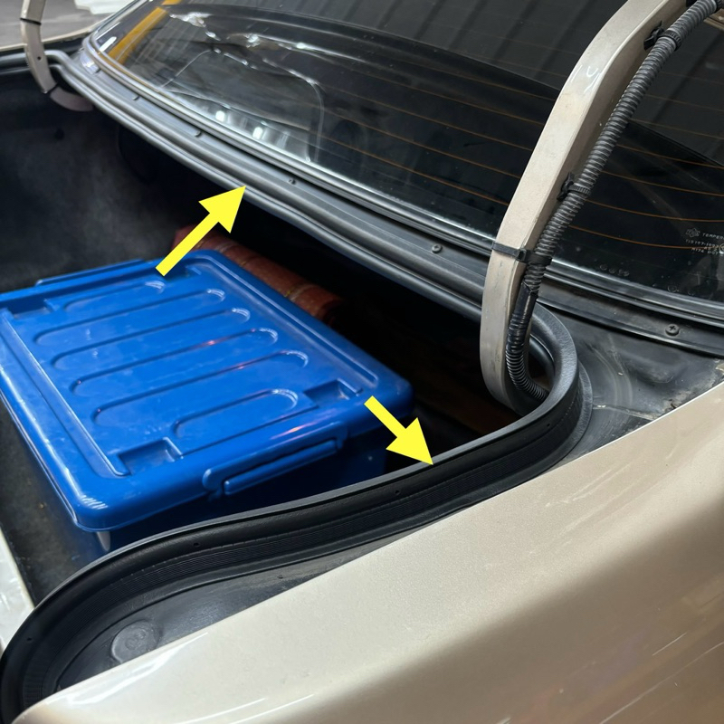 ยางฝาท้าย ยางฝากระโปรงท้าย Nissan sunny B14