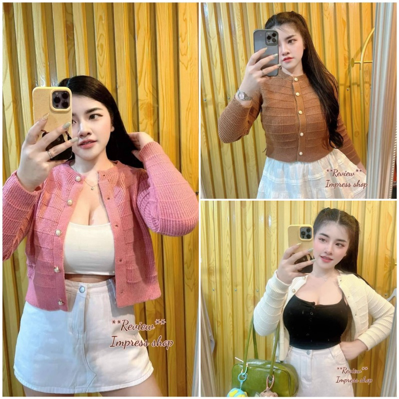 เสื้อคลุมสุดคิ้วท์  แต่งกระดุมมุก สีสันสุดน่ารัก  ลุ๊คคุณหนูไฮโซ จะใส่คลุม  เดินห้าง หรือคาเฟ่  ต้องยกให้รุ่นนี้