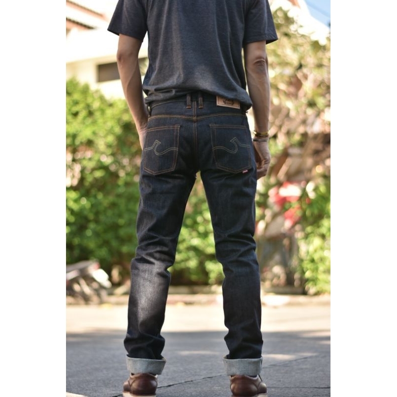 GUPEJEANS​ 18ออน สีมิดไนท์​ ผ้าดิบริมแดงทรงกระบอกเล็ก และ กระบอกตรง(งานลิขสิทธิ์​แท้)