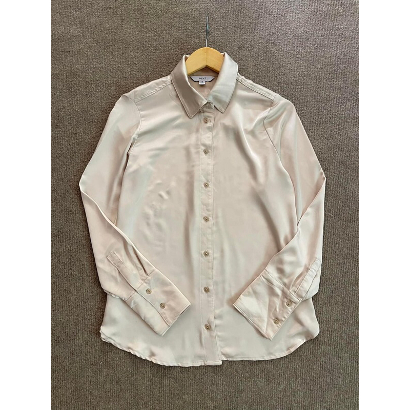 เสื้อเชิ๊ต ผ้าลื่นเรียบเงา