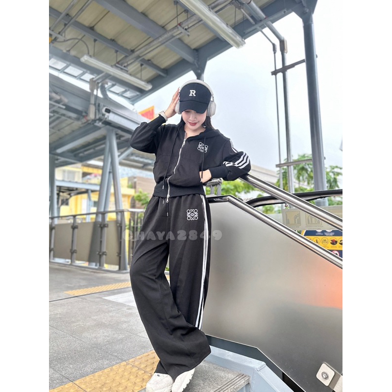 P770 เสื้อแขนยาวมีฮู้ด มาพร้อมกับ กางเกงขายาว ชุดวอมแต่งแถบ ป้าย KKUU-TIST
