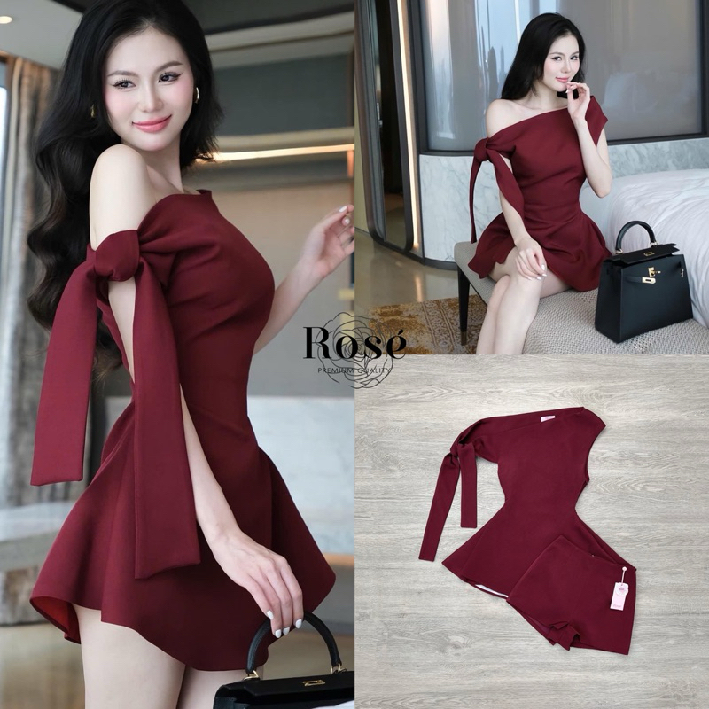 ชุด Set สีแดง burgandy เสื้อผูกข้างแขน ทรงปาดไหล่ ชายเสื้อทรงชายบาน และมีกางเกงขาสั้นมาด้วย สวยหรูสุดๆ