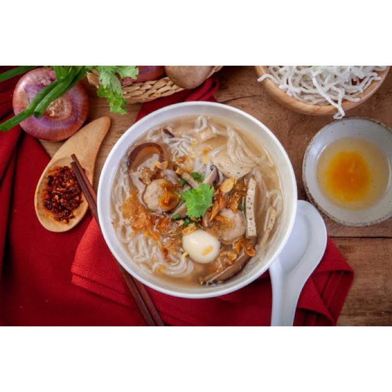ก๋วยจั๊บเส้นเล็ก 2 ห่อ [ส่งฟรี+คืนคอยน์ 120 บาท ] รวมของใช้ โค้ด 40%