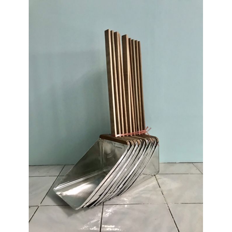 ที่ตักขยะ/บุ้งเต้าตักขยะ/ที่โกยผง ทำจากปี๊บโลหะ แพ็ค10ด้าม