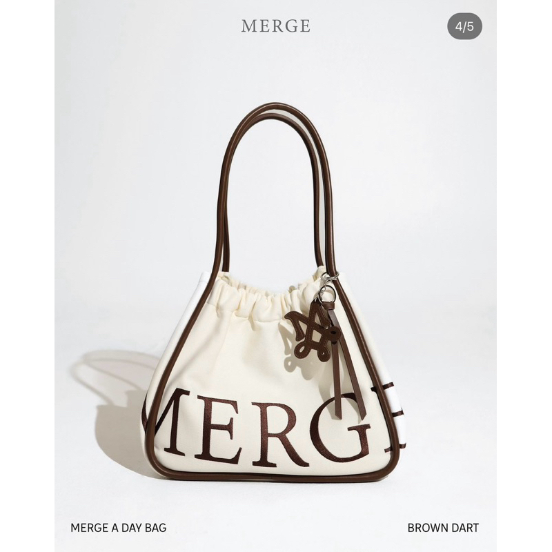 กระเป๋า Merge Official - รุ่น Merge A Day Bag