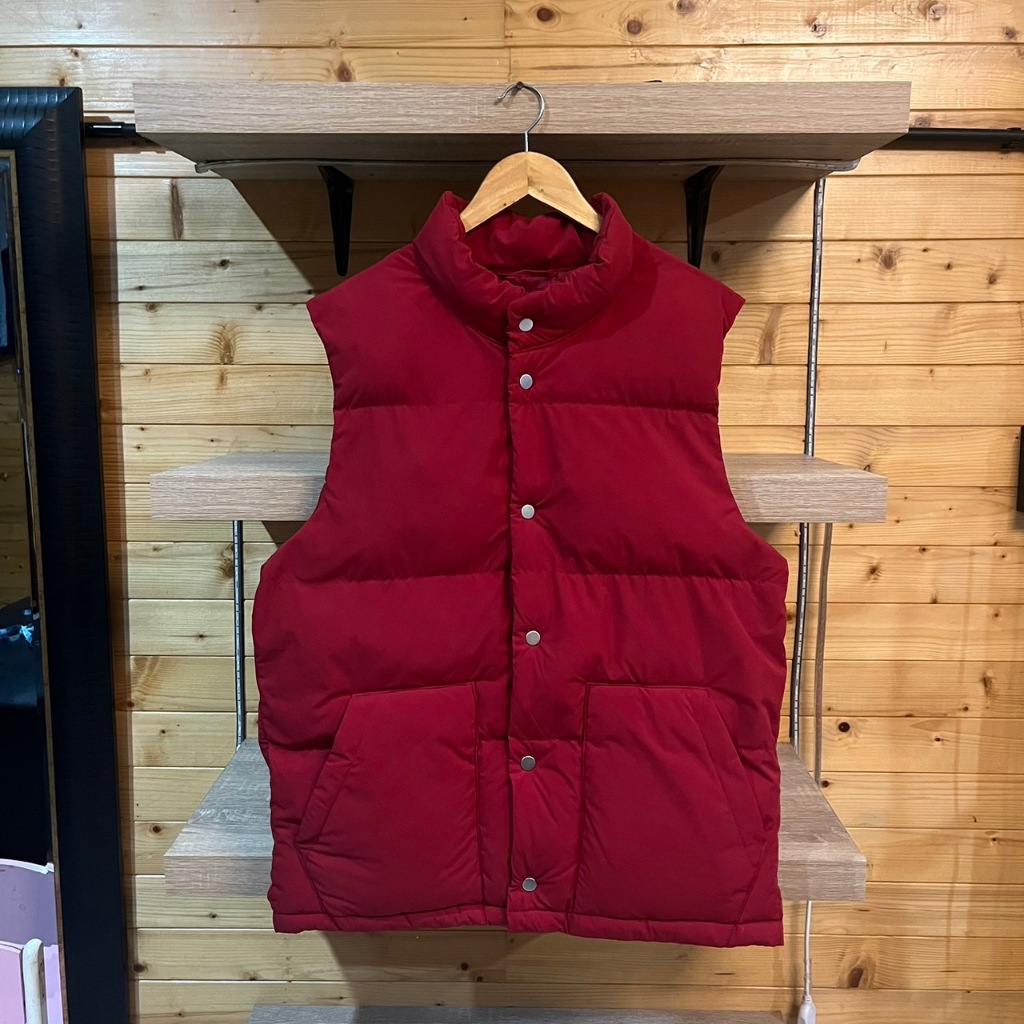 GU vest red jacket red