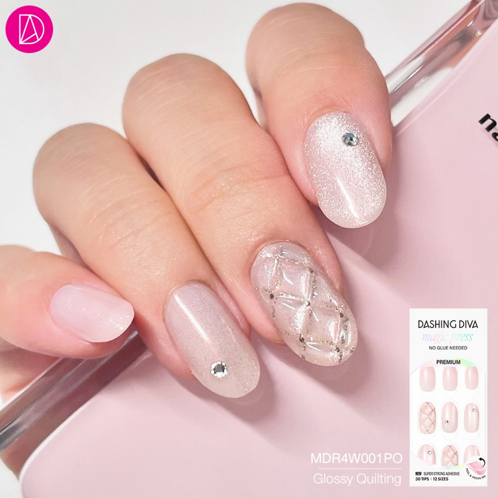 Dashing Diva เล็บปลอม เพชรพรีเมียม รุ่น MDR4W001PO จำนวน 1 กล่องมี 30 เล็บ