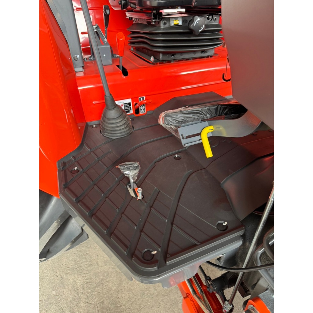 ยางรองพื้น รถแทรกเตอร์รุ่น M9808,M8808,M7508