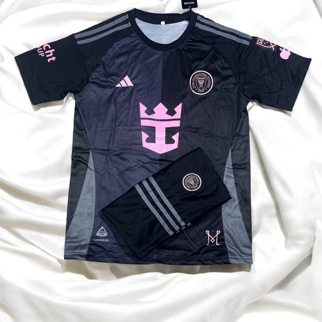 เสื้อฟุตบอล ทีมMiamie เสื้อพร้อมกางเกงชุดกีฬาใหม่ล่าสุด 2024 กับ 2025 เนื้อผ้าดีใส่สบาย