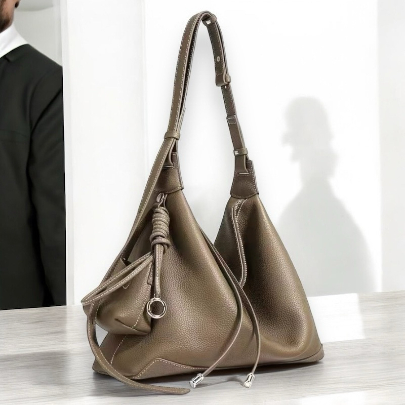 Anastasia  31cm Shopping bags  กระเป๋าหนังลูกวัวเวลลัม แบรนด์Lovera