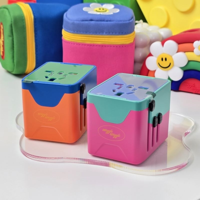 ( พร้อมส่ง ) Wiggle Wiggle Color Block Adapter Set หัวแปลงไฟพร้อมกระเป๋า