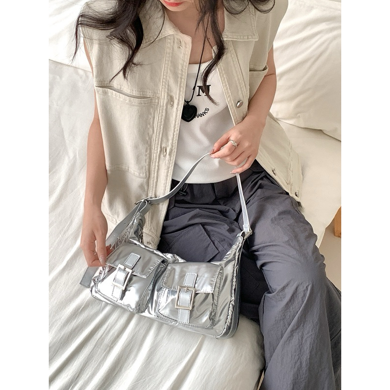 🥞🌷Carmen Bag กระเป๋าสะพายทรงยอดฮิต