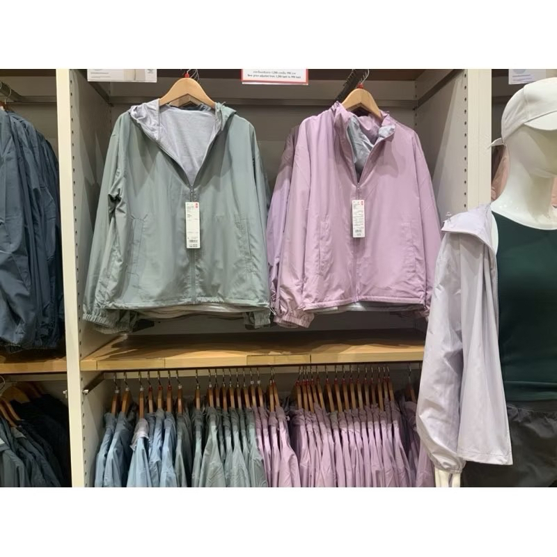 ส่งงฟรี เสื้อยูนิโคล่กันแดดใส่ได้2ด้าน ผู้หญิง ของแท้จากช็อปพร้อมถุงช็อป ส่งจากไทยปี2024 กดใช้โค้ดลดเยอะมากก