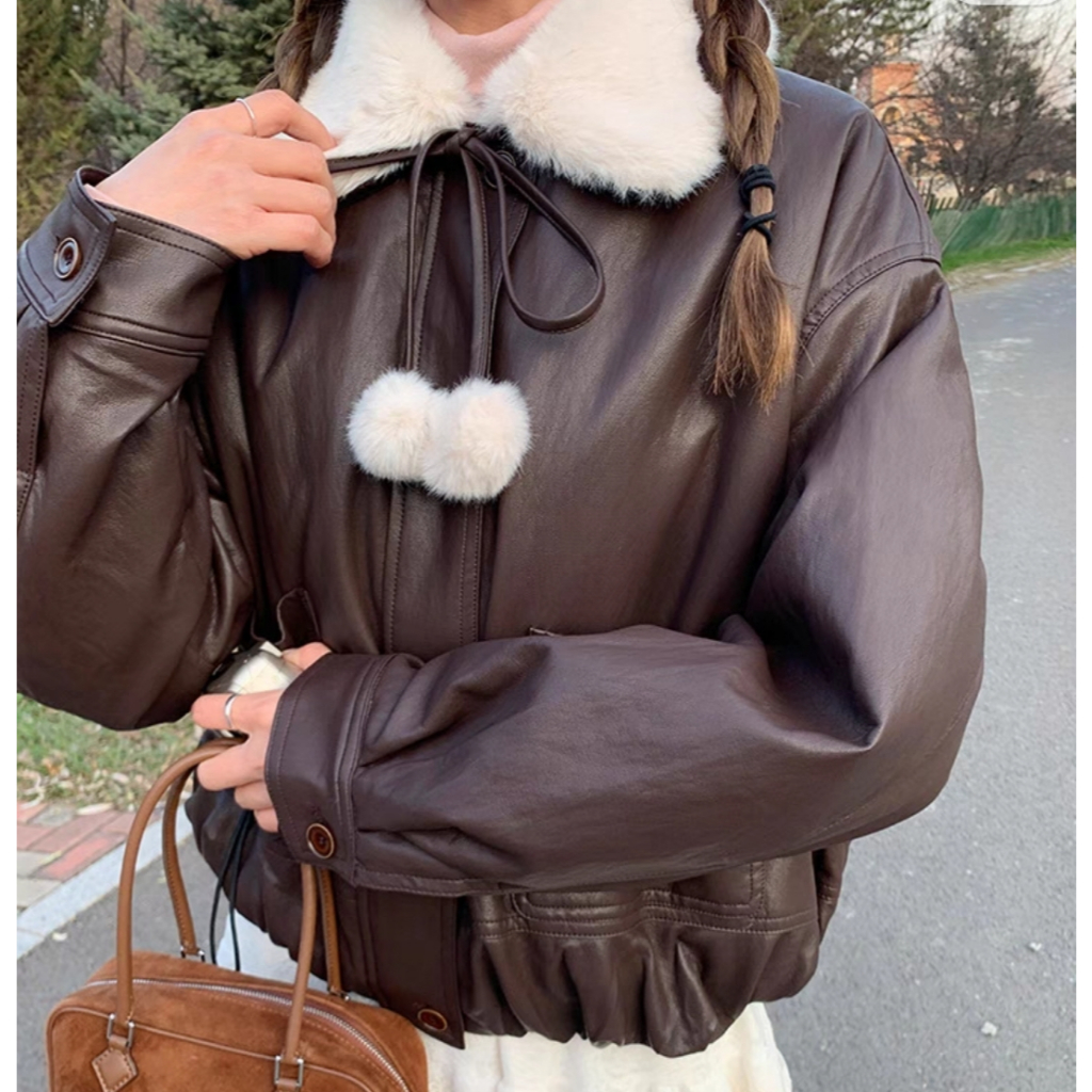 MOON LEATHER JACKET (มูน) PREORDER แจกเกตงานพรีเมี่ยม ดีไซน์น่ารักมาก เหมาะสำหรับseasonนี้มากๆค่ะ