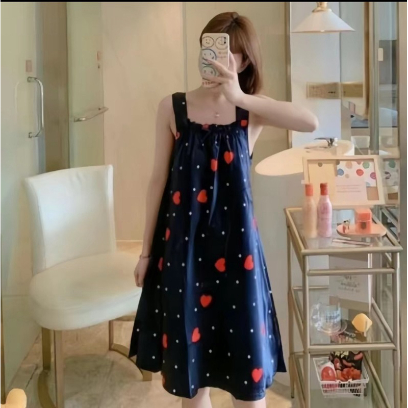 ชุดนอนกระโปรงผ้าซาติน นิ่มลื่นใส่สบาย คุ้มค่าไหม? รีวิวเจาะลึกทุกมุมมอง