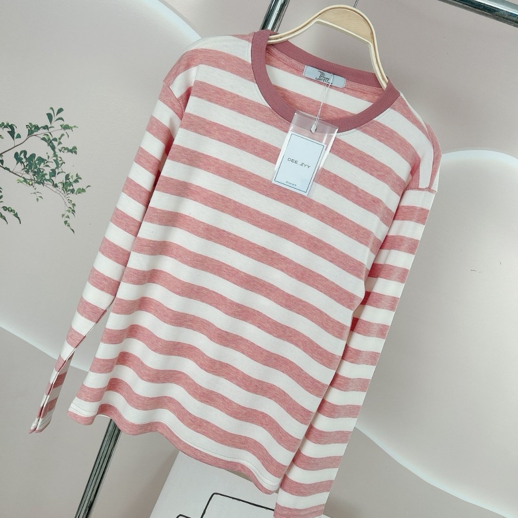 057 เสื้อยืดแขนยาวคอกลม ลายริ้วแต่งกุ๊นคอ