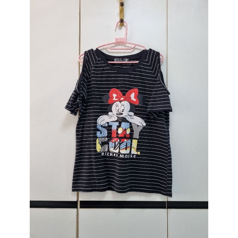 2nd Bamboo เสื้อยืด แบบโชว์ไหล่ ลายการ์ตูน