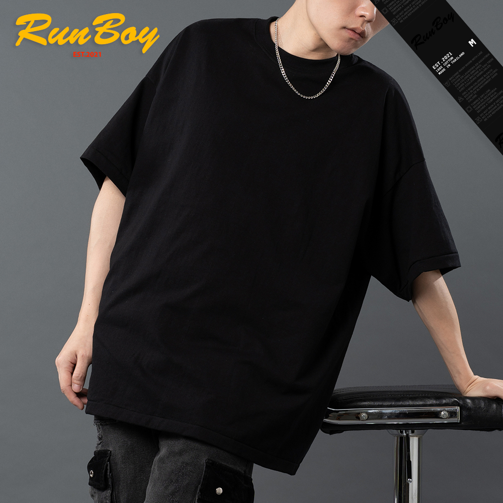 เสื้อยืด RUNBOY ป้ายดำ ทรงไหล่ตก สีดำ