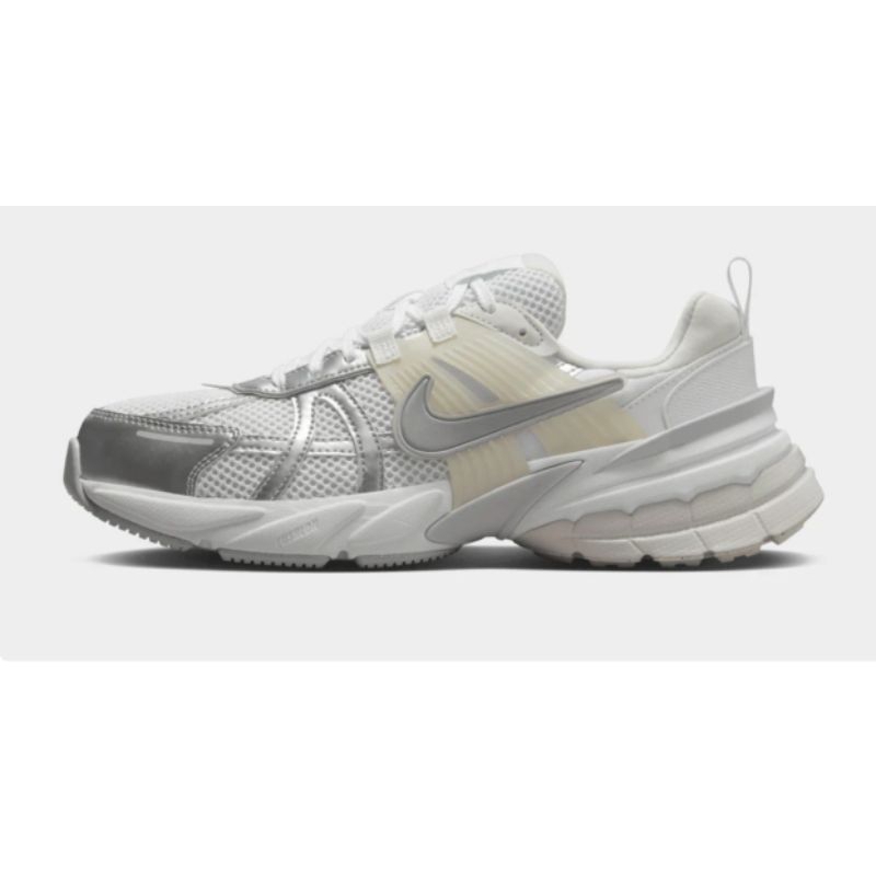 (ใช้โค้ดลดอีก30%) มือสองใส่หนึ่งครั้ง Nike V2K run Size 5 uk 38.5 eu ของแท้