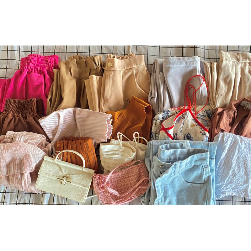 เสื้อผ้ามือสองสภาพดี *ไม่รับคืนทุกกรณี*