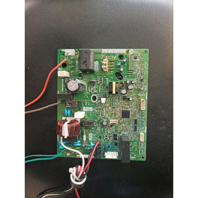 บอร์ดแอร์แผงวงจรแอร์คอยร้อนใดกิ้นDaikin-รุ่นFTKQ12TV2S-R32สินค้ามือสองใช้งานได้ปกติ100%