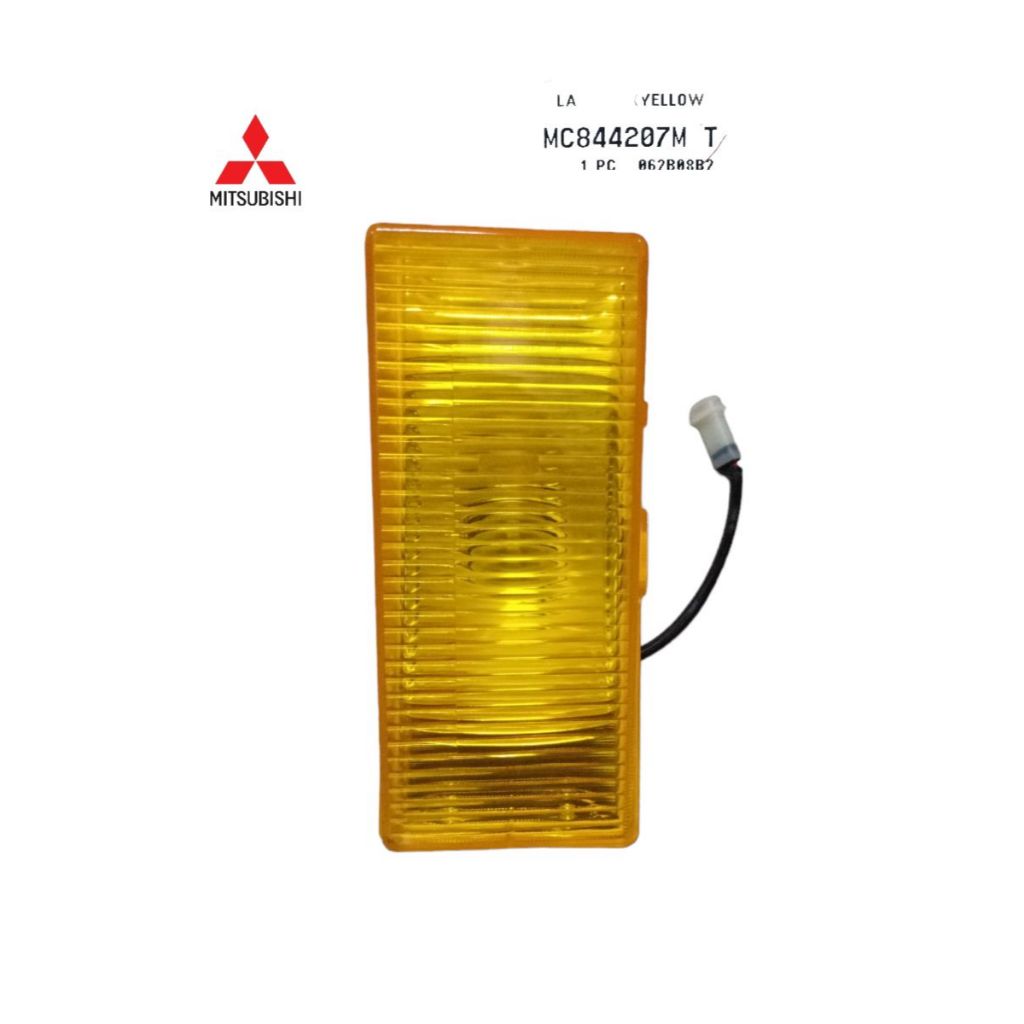 🔶แบรนด์ MITSUBISHI อะไหล่แท้100%🔶MC844207M T-ไฟหรี่กันชนขวา LANCER-E-CAR_CB4/1992-1996