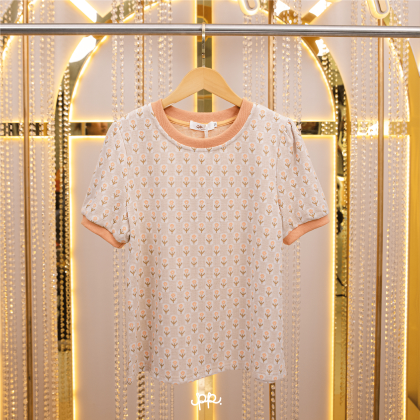 POI เสื้อคอกลมไหมถักแขนสั้นดอกทิวลิปครีมส้ม L068K5