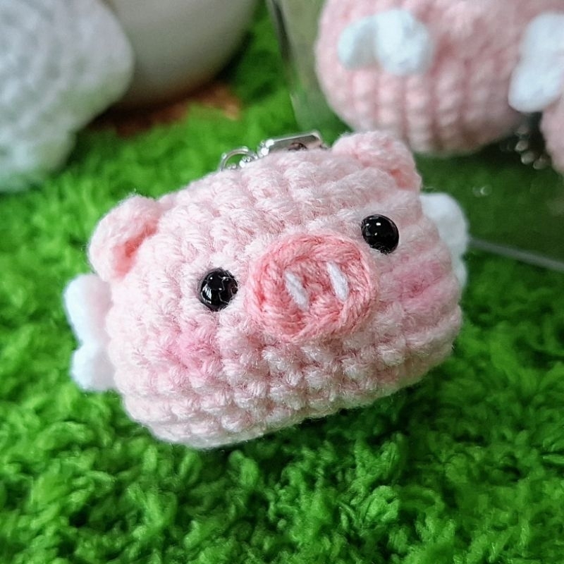 Fly Piggy Keychain พวงกุญแจหมูบิน ไหมพรมถัก