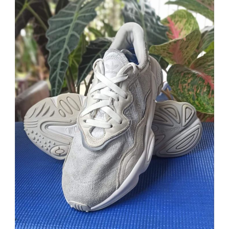 รองเท้ามือสองของแท้ADIDAS OZWEEGO👉 size 44(2/3)/28.5 cm