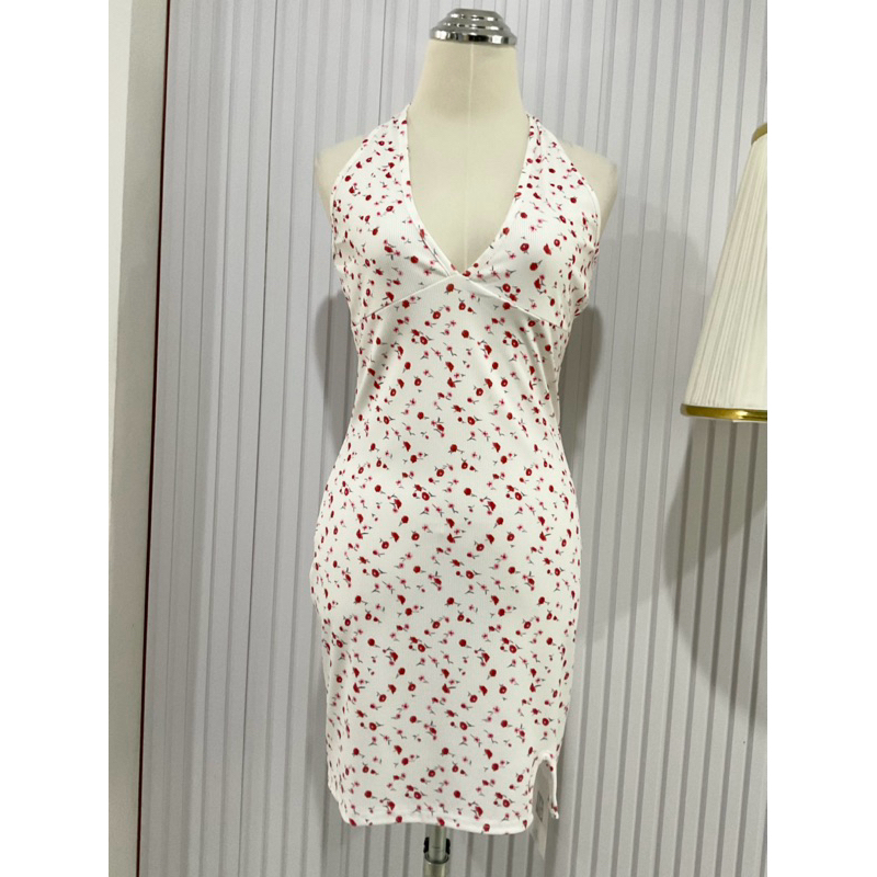 1164 ชุดเดรสคล้องคอ ป้าย UIS มือ1 ผ้ายืดน่ารักและเซ็กซี่มากค่ะ