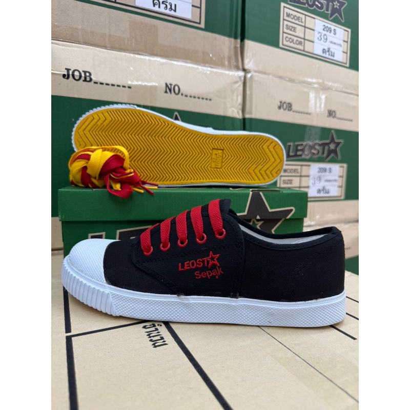 รองเท้า ตะกร้อ takraw shoes Limited ไซส์ 38-44 พร้อมจัดส่ง