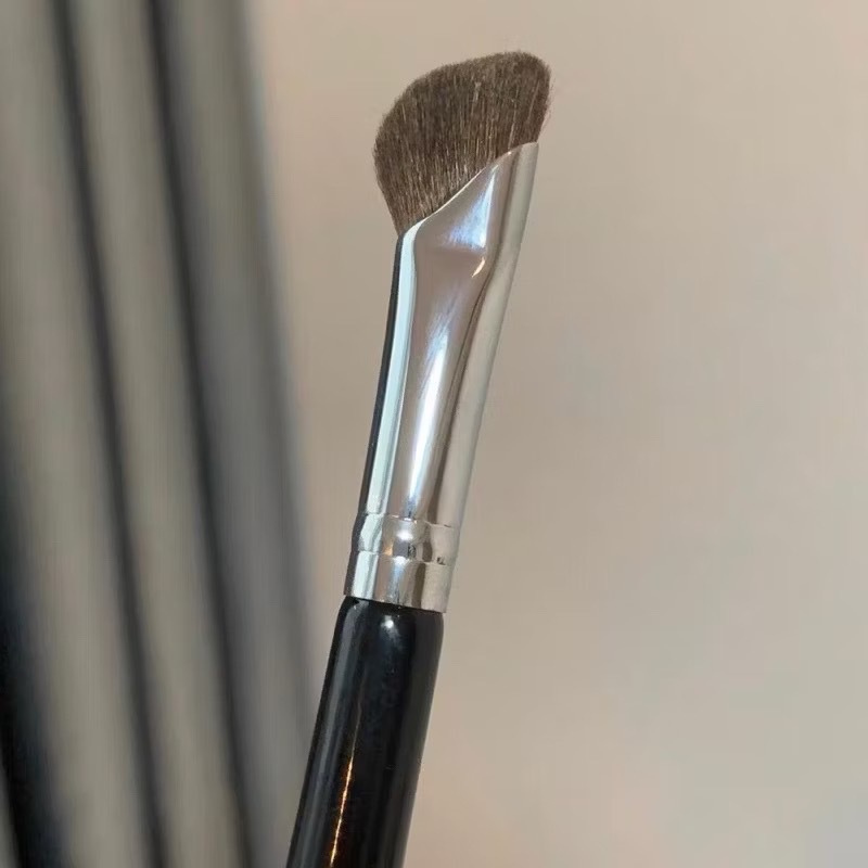 E182 แปรงคอนทัวร์จมูก แบบเฉียง เฉดดิ้ง ไฮไลท์ ขนแปรงนุ่ม ใช้งานง่าย ไม่บาดผิว - 4