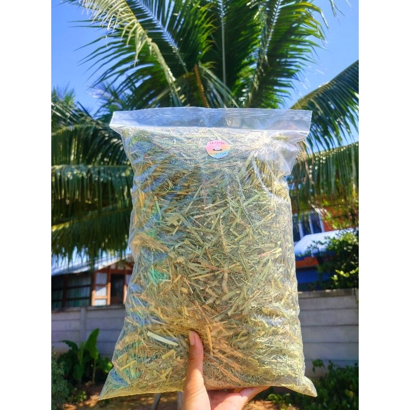 หญ้าทิมโมธีสับ (ใบสั้นก้านสั้น) ร่อนฝุ่น เหมาะสำหรับสัตว์เลี้ยงที่ทานหญ้าทิมโมธีน้อยทานง่าย หอม แสนอร่อย