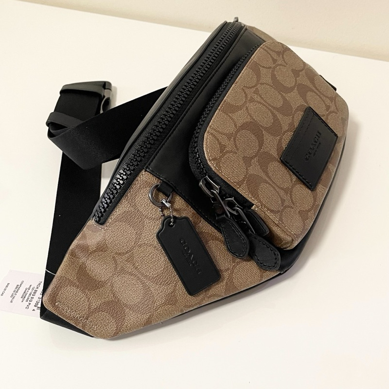 ✴️ แท้ 💯% C3765 Track Belt Bag In Signature Canvas