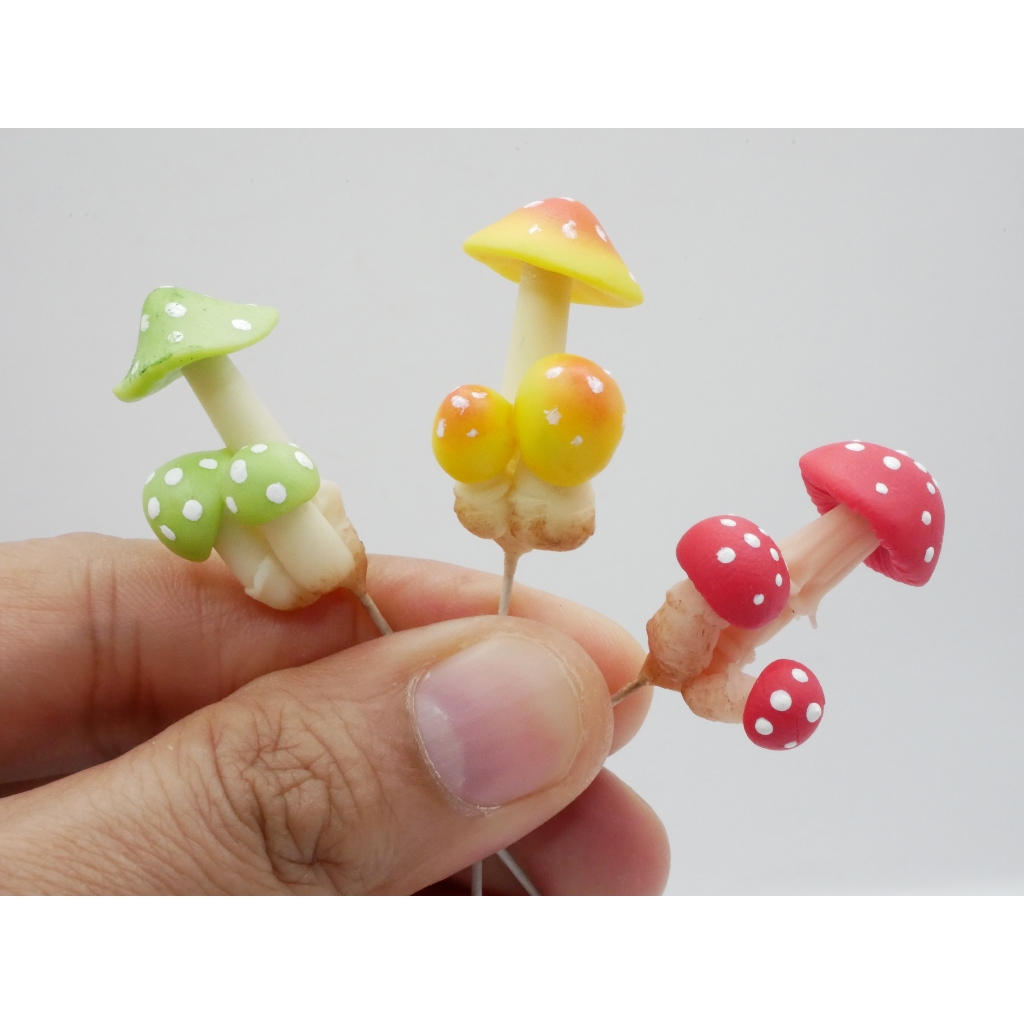 เห็ดแฟนซีจิ๋ว ขนาด 2.5 ซม. งานดินปั้น เห็ดแฟนซี เห็ดจิ๋ว เห็ด ของจิ๋ว ของตกแต่ง