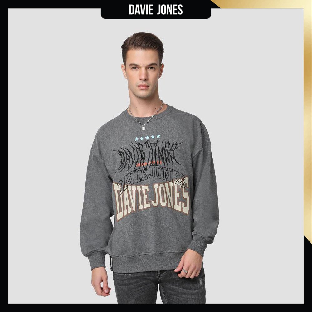 DAVIE JONES เสื้อสเวตเตอร์ พิมพ์ลาย Graphic Oversized Fit Sweater SW0049 สีเทา