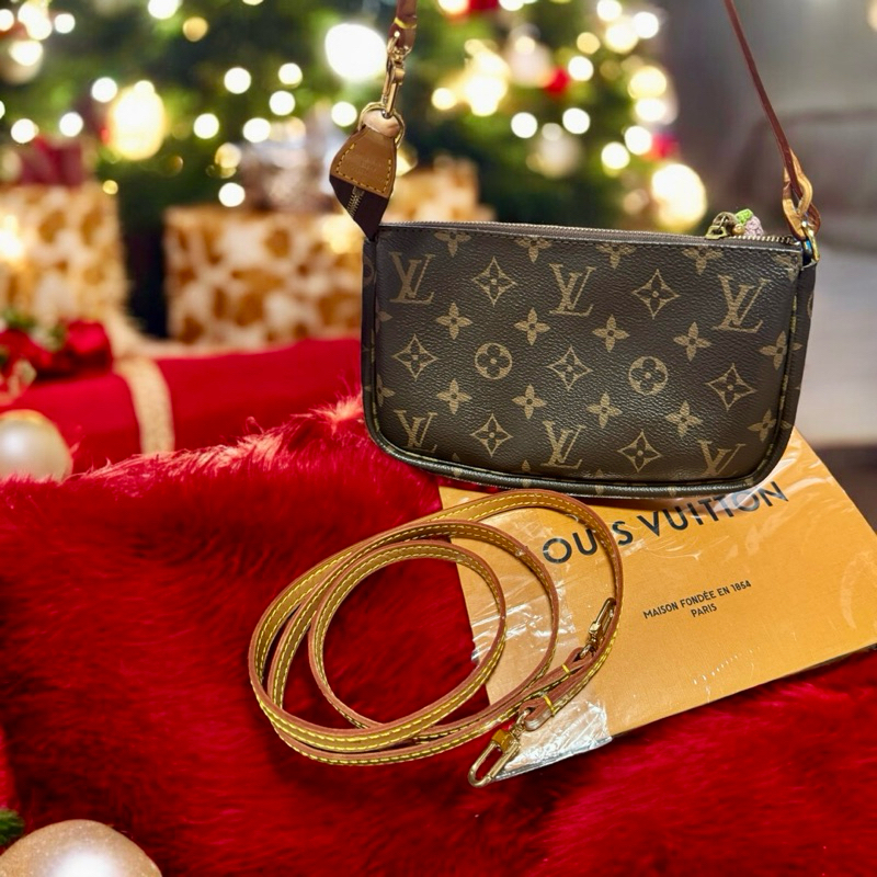 (งานแปลง LV POCHETTE ACCESSOIRES MONOGRAM หลุยส์พอชรุ่นฮิต ตัดจากแคนวาสใบใหญ่ สวยมาก