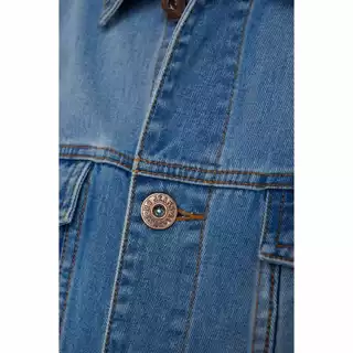 Mc JEANS (แม็คยีนส์) เสื้อแจ็คเก็ตยีนส์ผู้ชาย เสื้อแจ็คเก็ตยีนส์ ทรงรีแลค มีให้เลือก 2 สี MJAZ052