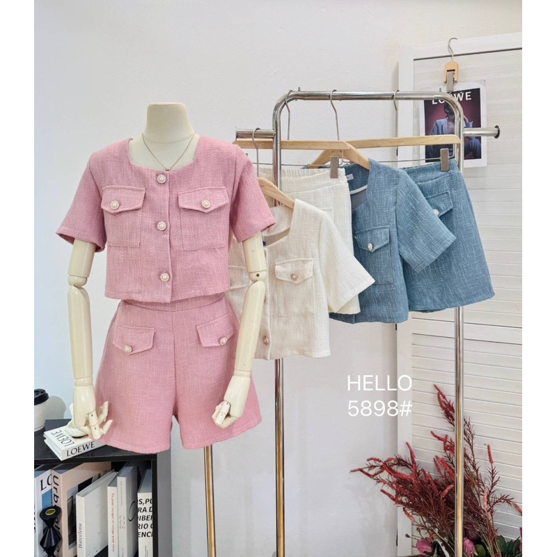 ชุดเซท2ชิ้นผ้าทวิต เสื้อคอเหลี่ยมแขนกุดกระดุมหน้า + กางเกงขาสั้นเอวสูง เอวสม็อค แต่งกระเป๋าหลอกด้านหน้า มีซิปข้าง#5898