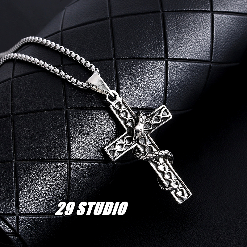งูพันสร้อยคอไม้กางเขน สร้อยคอสไตล์เรโทร โซ่เหล็กไทเทเนียม ไม่ลอกหรือเปลี่ยนเป็นสีดำ สามารถขายส่งได้